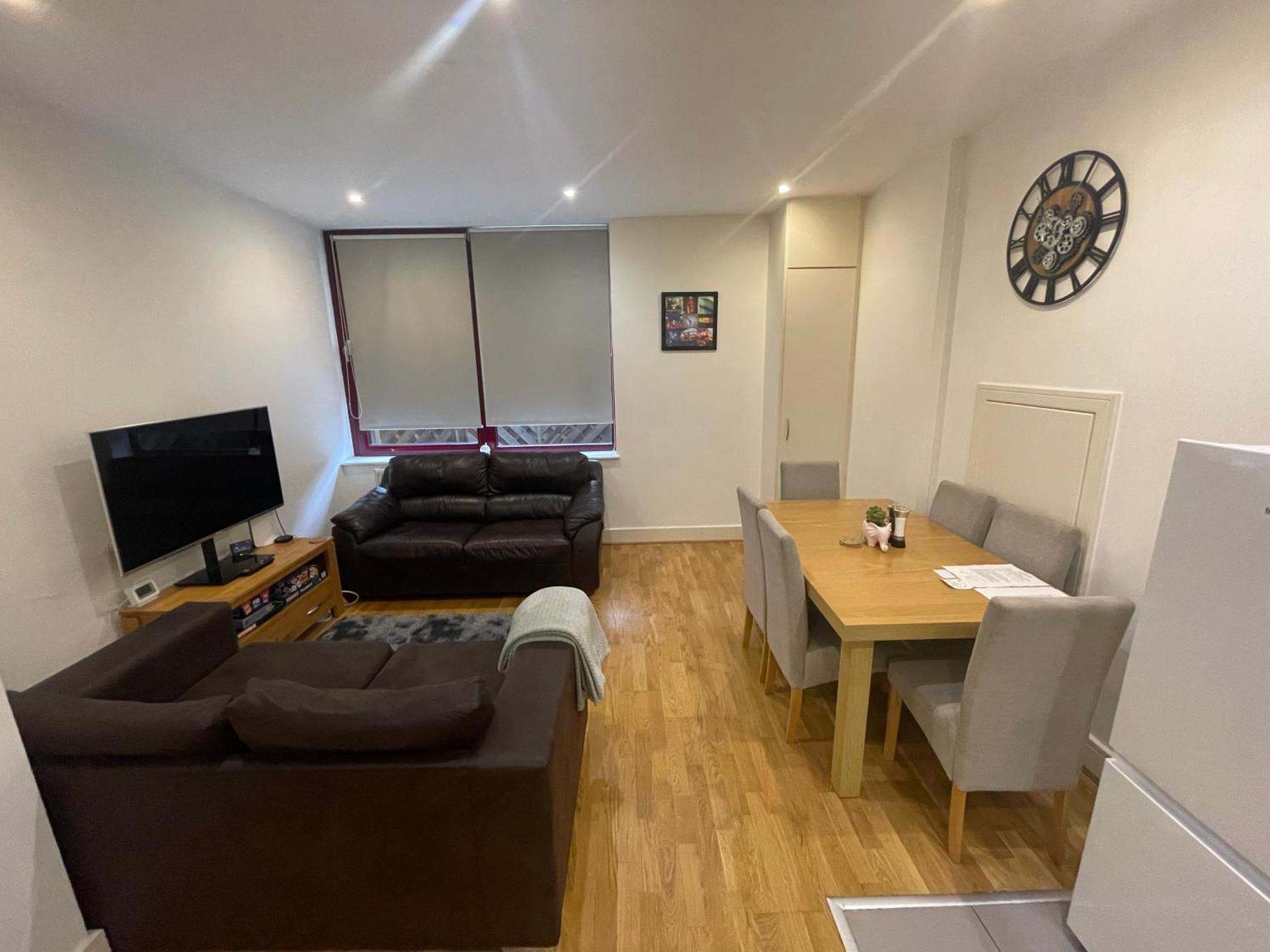 Modern Apartment 4 Mins From Gatwick Хорли Екстериор снимка